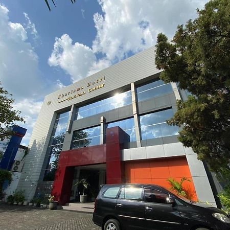 Kharisma Hotel Madiun Eksteriør billede