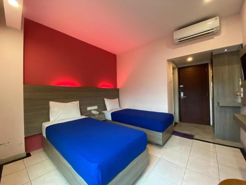 Kharisma Hotel Madiun Eksteriør billede