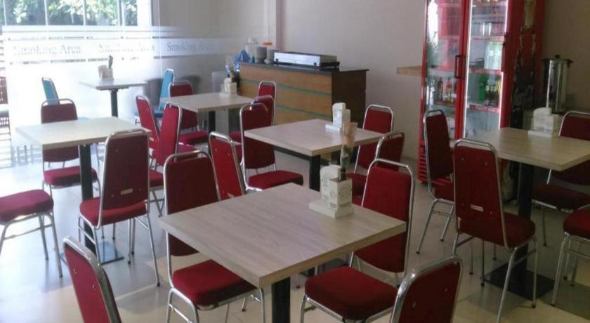 Kharisma Hotel Madiun Eksteriør billede