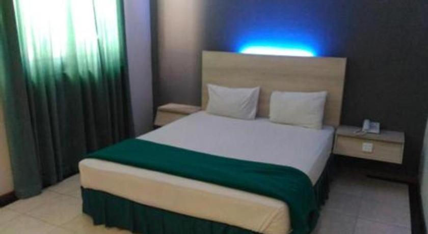 Kharisma Hotel Madiun Eksteriør billede