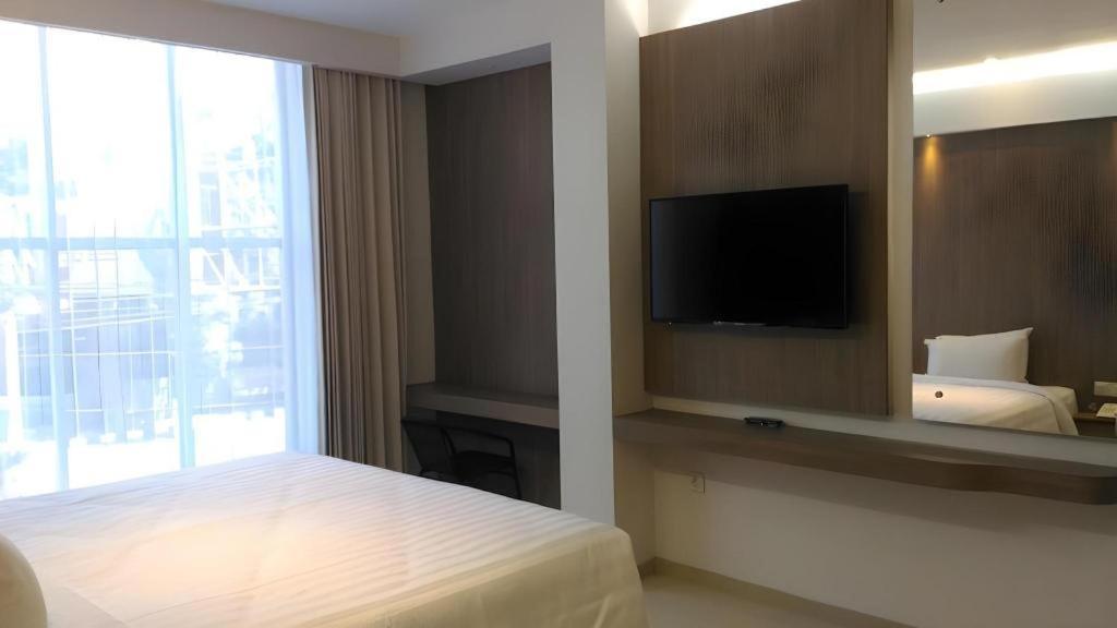 Kharisma Hotel Madiun Eksteriør billede